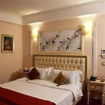 2 KITARRAT Boutique Hotel&SPA